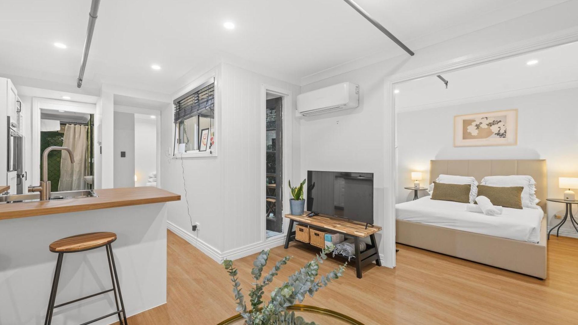 New Yorker Apartment *
