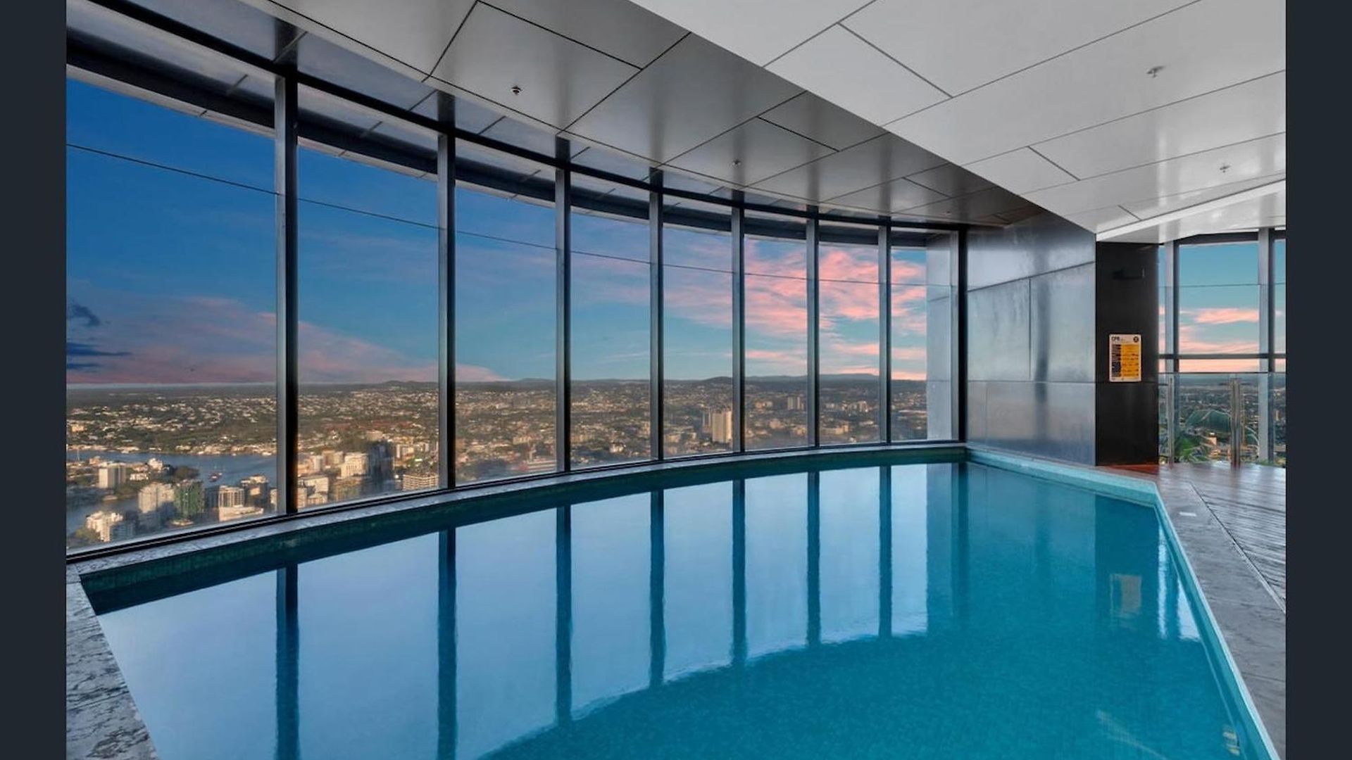 Brisbane's Highest Rated 3 Bedroom Luxury Above The 61st Floor- Incredible Views In Skytower, Brisbane's Tallest Building -complimentary Wifi, Drinks, Snacks & Streaming Access Apartment Brisbane