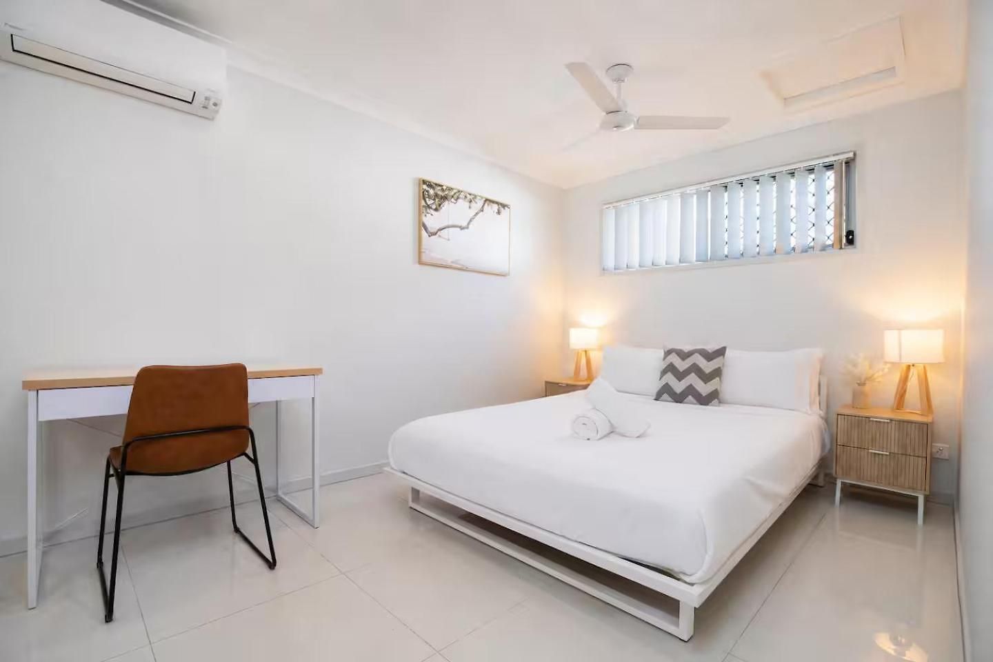 Smart Self Check-in - W Freney Apartment