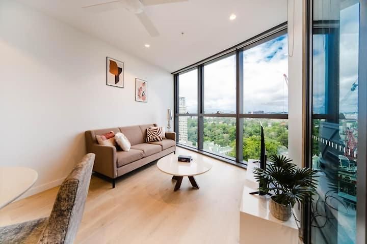 Iconic 1br River Views Sky Deck & Casino Living Brisbane