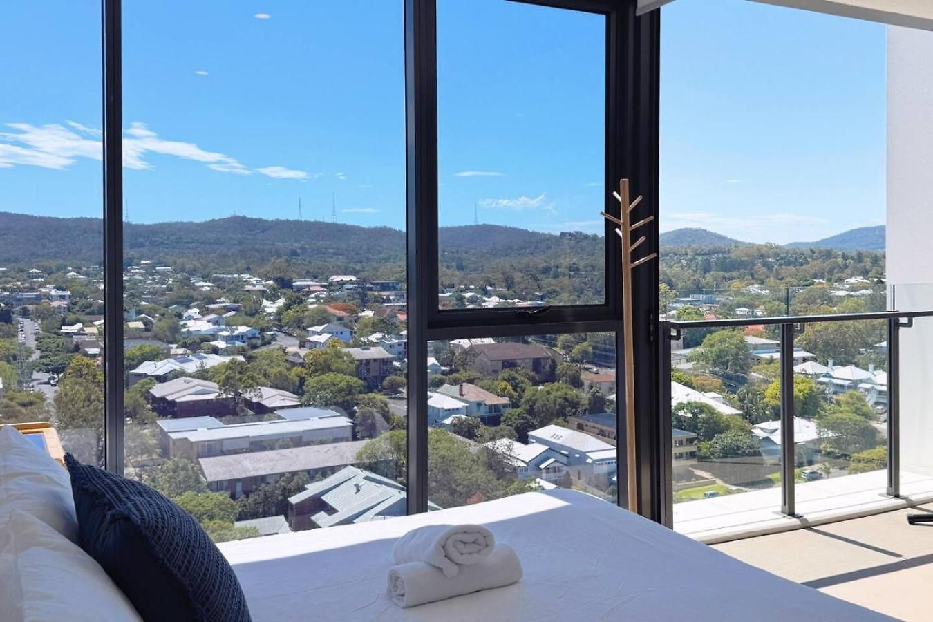 Amazing Views 2bd 2ba Homey Toowong Abode Pool M29 Apartment *