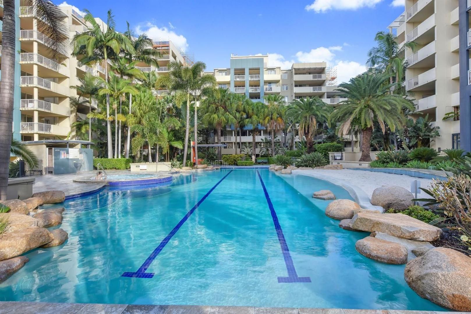 Style 2br With Views, Balcony & Car Park
