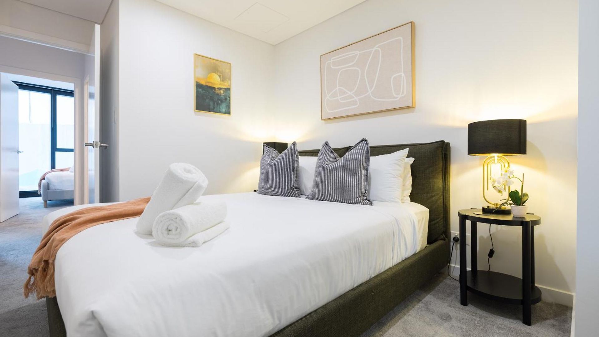 Heart Of Brisbane - Skytower Cbd Getaway - Level 40 Pool & Gym - Walk Everywhere Apartment *