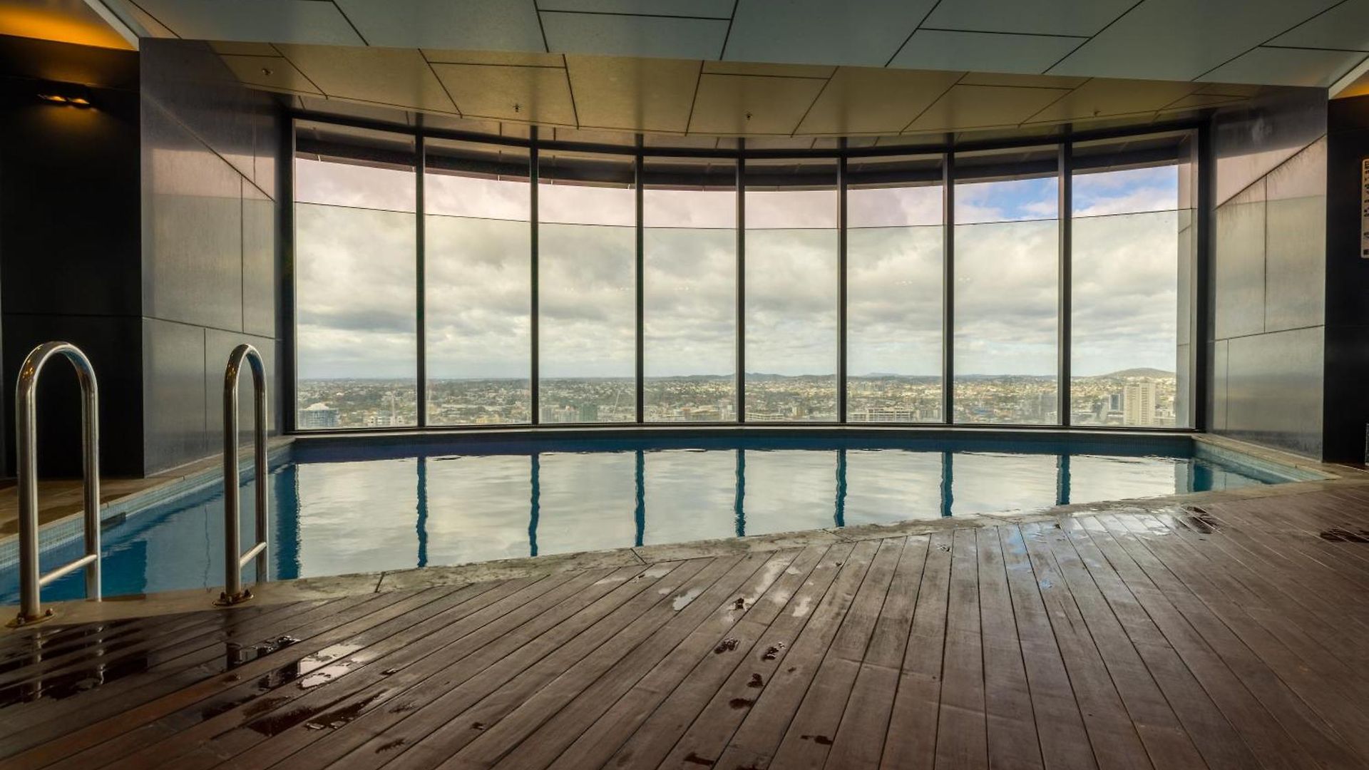Apartment Heart Of Brisbane - Skytower Cbd Getaway - Level 40 Pool & Gym - Walk Everywhere Brisbane