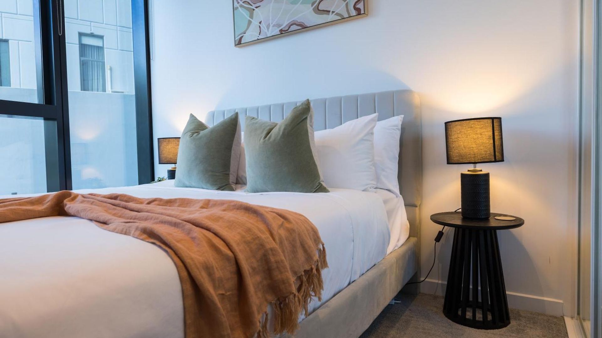 Heart Of Brisbane - Skytower Cbd Getaway - Level 40 Pool & Gym - Walk Everywhere Apartment