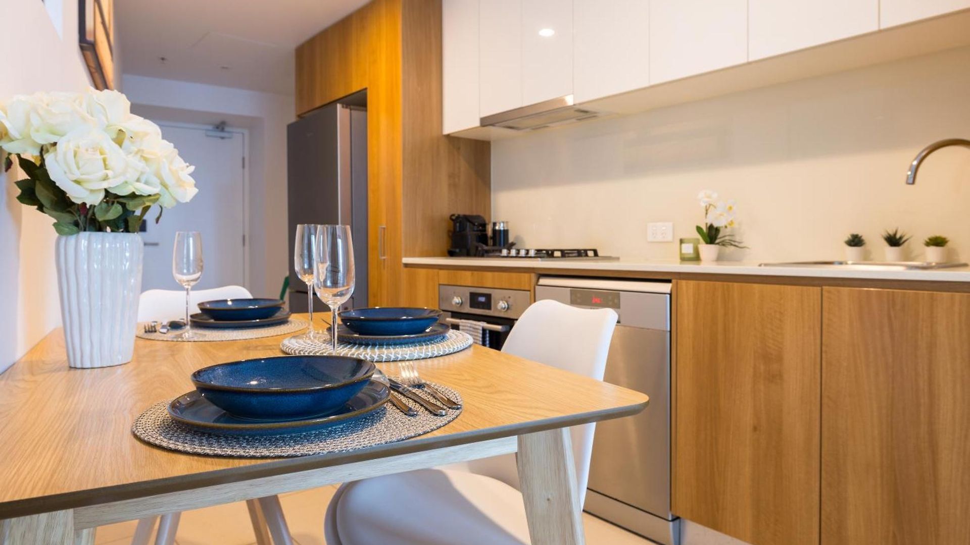 Heart Of Brisbane - Skytower Cbd Getaway - Level 40 Pool & Gym - Walk Everywhere Apartment