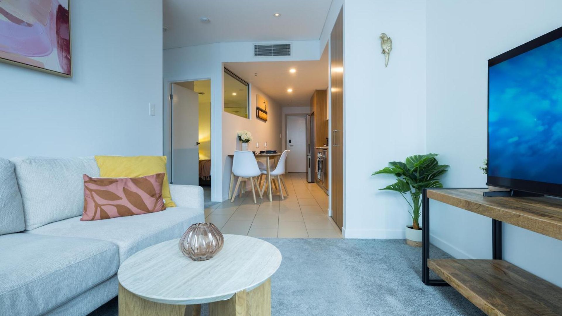 Apartment Heart Of Brisbane - Skytower Cbd Getaway - Level 40 Pool & Gym - Walk Everywhere *
