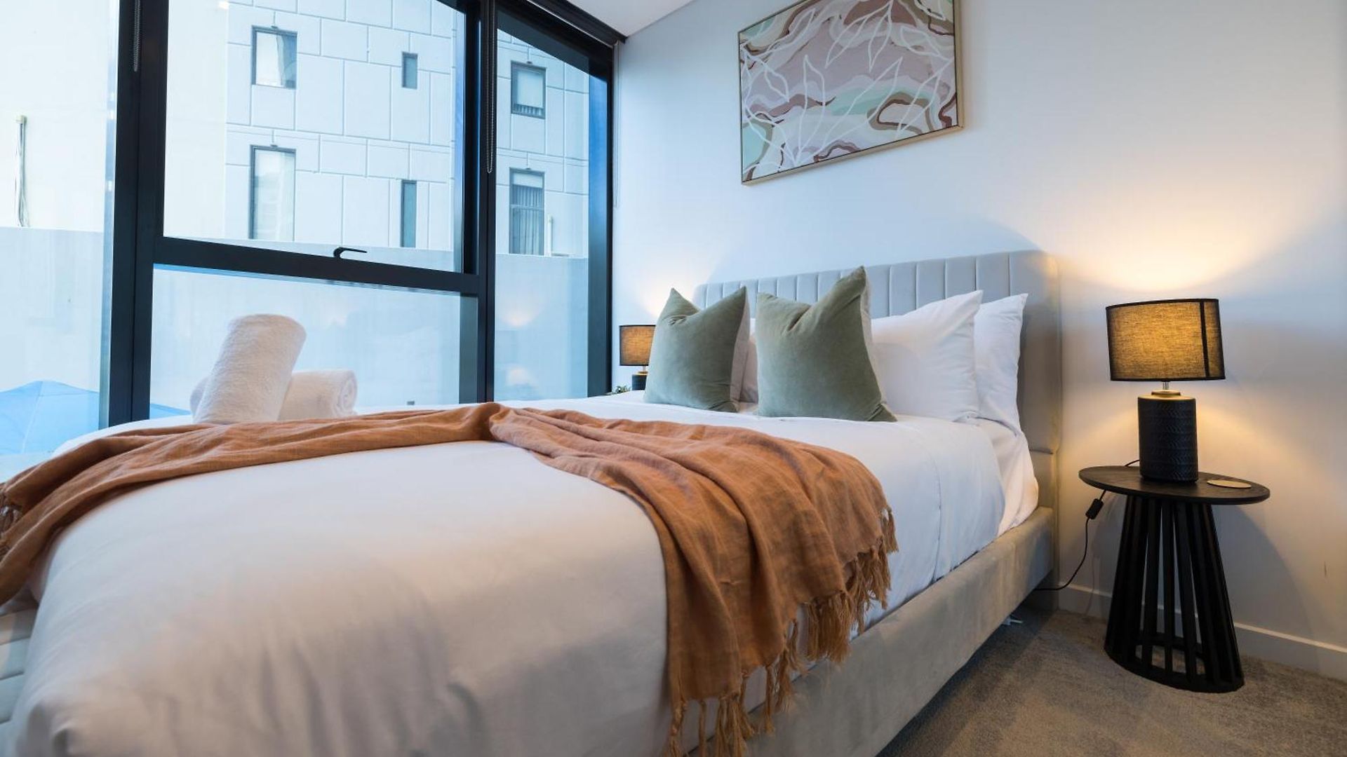 Heart Of Brisbane - Skytower Cbd Getaway - Level 40 Pool & Gym - Walk Everywhere Apartment