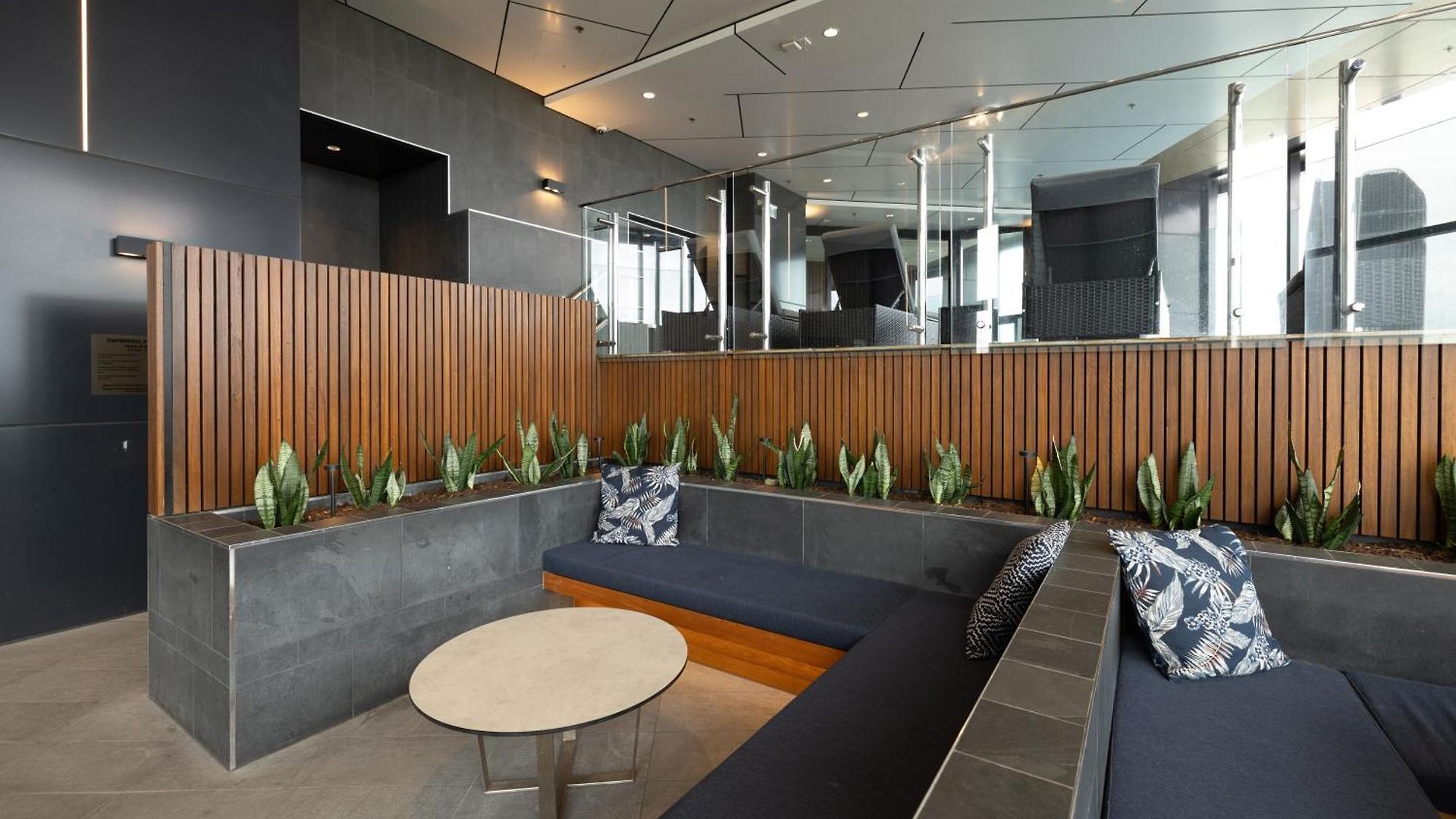 Heart Of Brisbane - Skytower Cbd Getaway - Level 40 Pool & Gym - Walk Everywhere * Brisbane