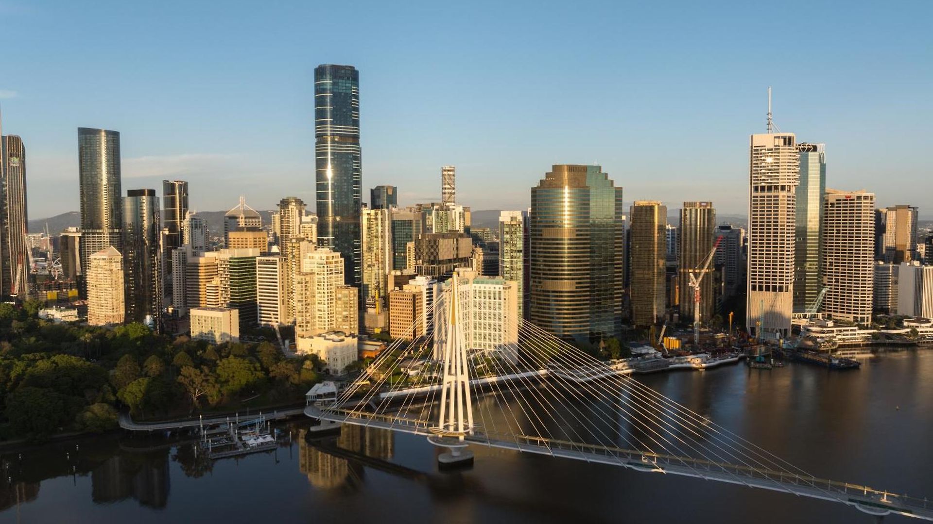 Apartment Heart Of Brisbane - Skytower Cbd Getaway - Level 40 Pool & Gym - Walk Everywhere *