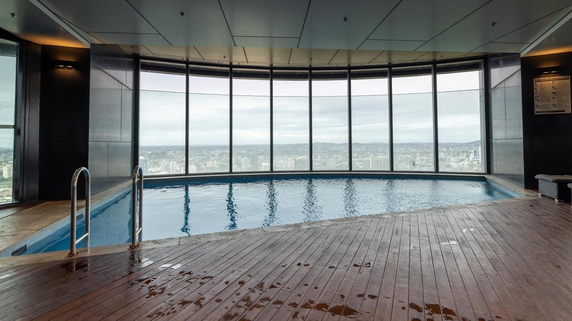 Heart Of Brisbane - Skytower Cbd Getaway - Level 40 Pool & Gym - Walk Everywhere Brisbane