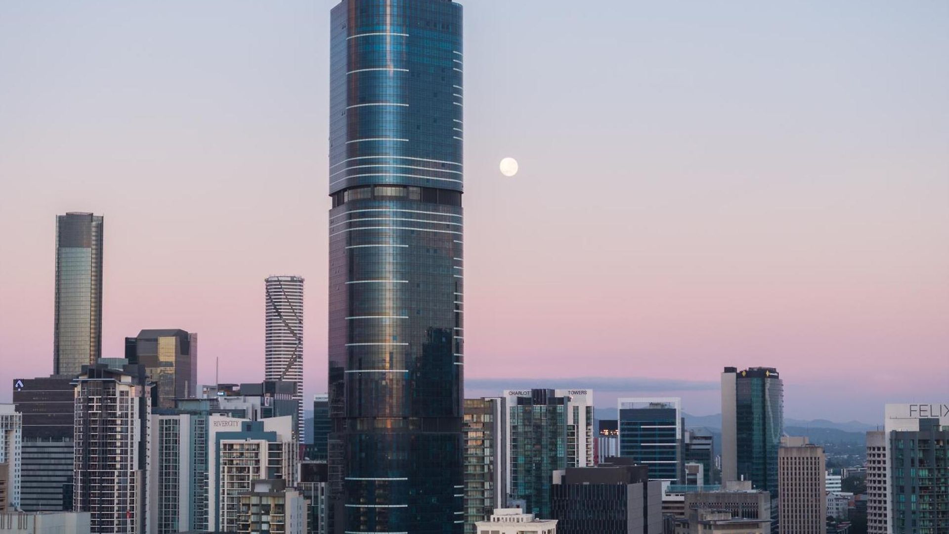 Heart Of Brisbane - Skytower Cbd Getaway - Level 40 Pool & Gym - Walk Everywhere
