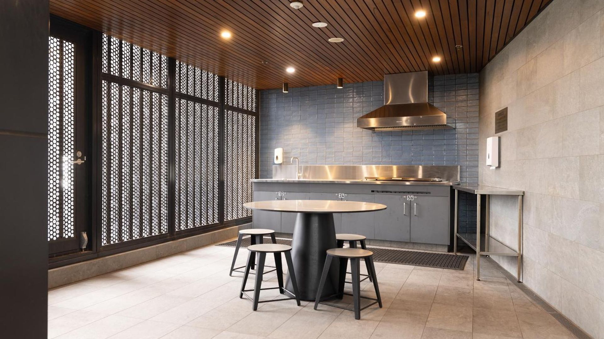 Apartment Heart Of Brisbane - Skytower Cbd Getaway - Level 40 Pool & Gym - Walk Everywhere Brisbane