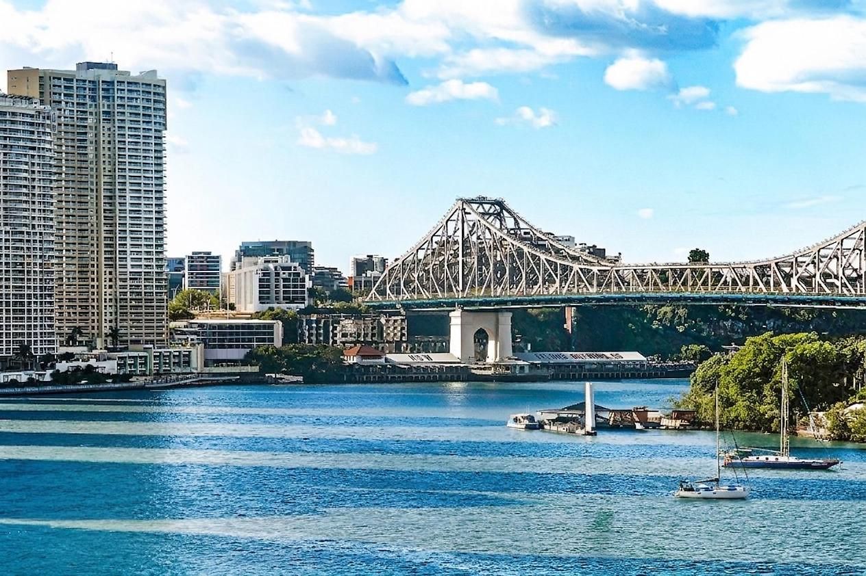 Bridge Views - Sleeps 8 - Cbd - Pool, Gym & Parking Apartment