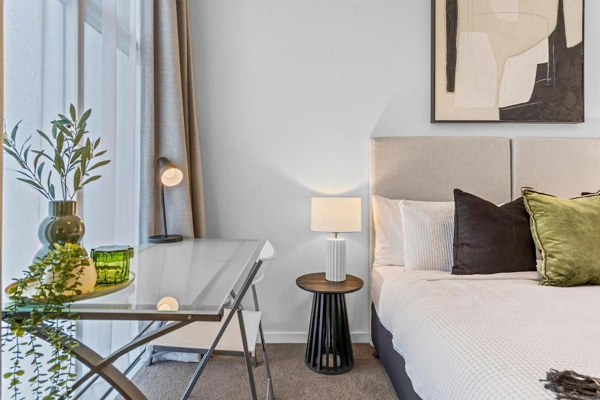 Ryeva - Free Parking, Pool, Gym & Sauna Brisbane