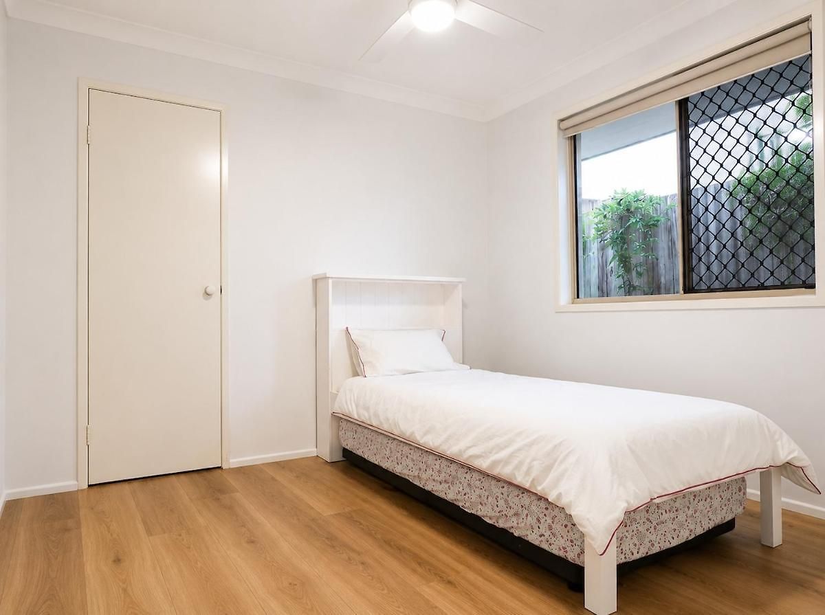 Mt Gravatt Affordable 4 Bedroom Family | Sleep 8 Holiday home *