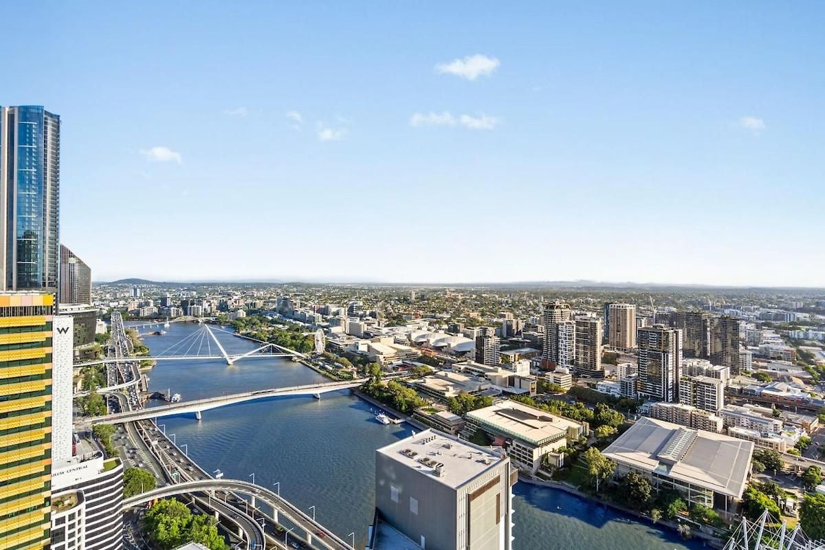 Apartment Ryeva With Free Parking, Pool, Sauna, Gym & River Views