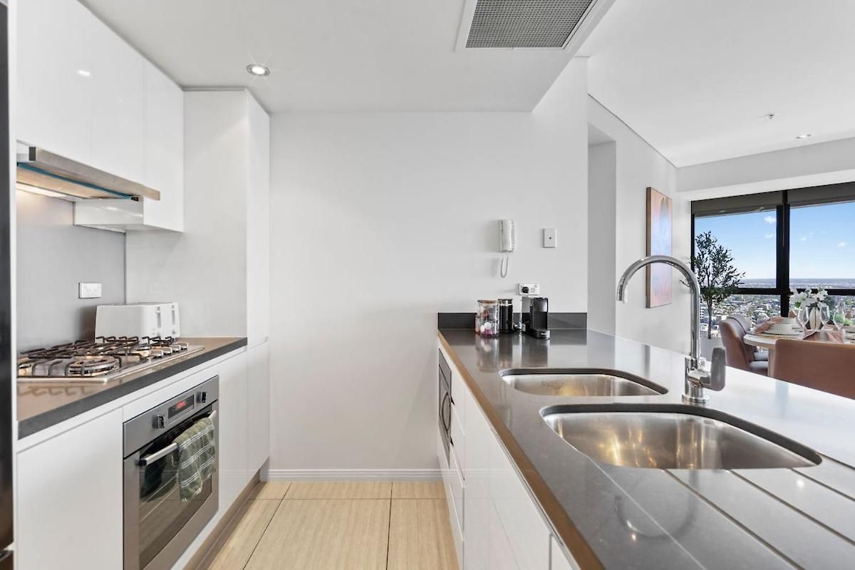 Apartment Ryeva With Free Parking, Pool, Sauna, Gym & River Views *