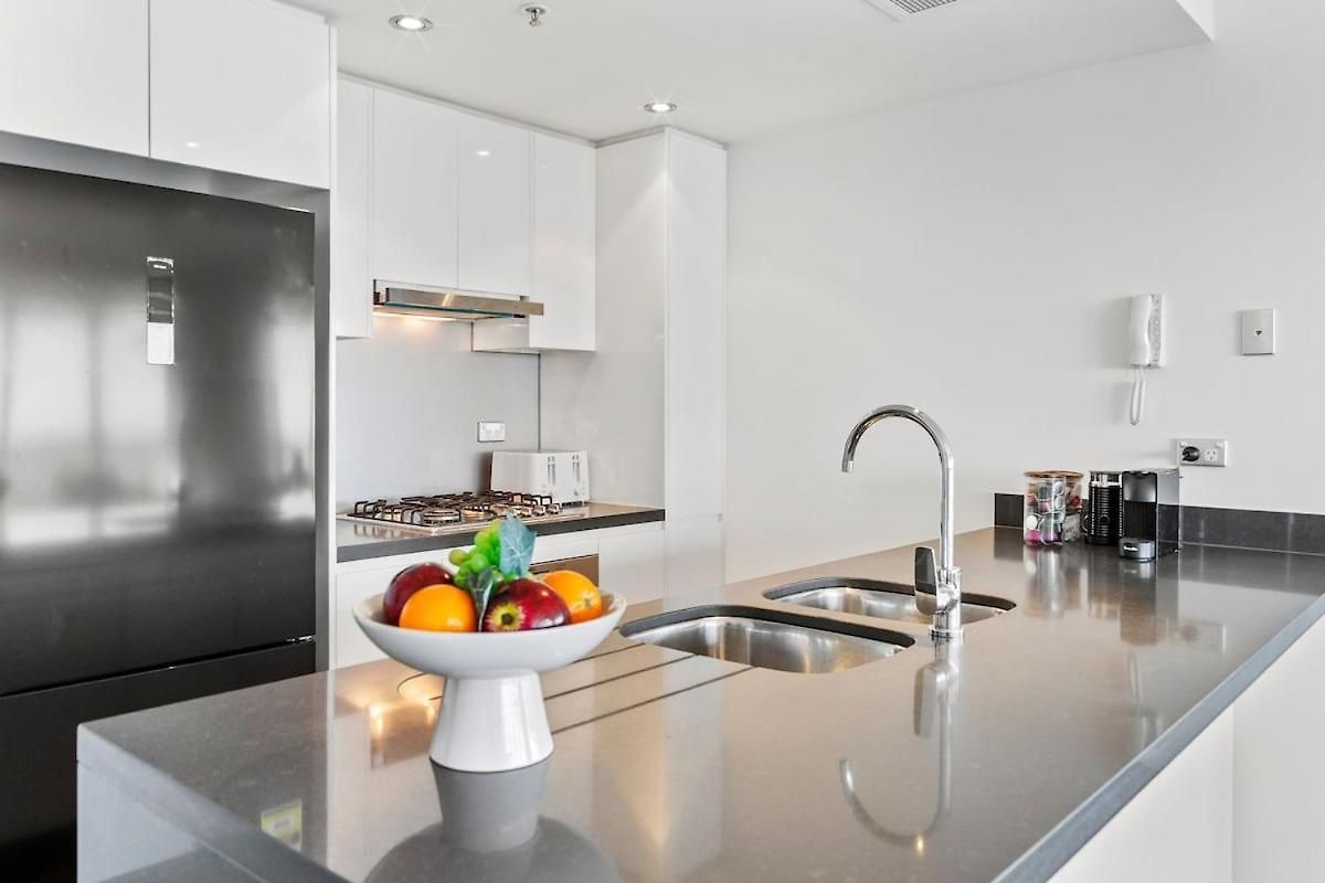 Apartment Ryeva With Free Parking, Pool, Sauna, Gym & River Views