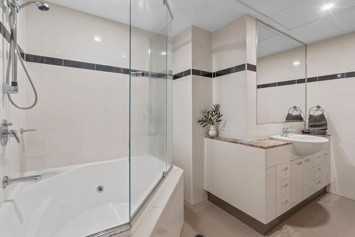 Ryeva - Free Parking, Pool, Gym & Sauna Apartment