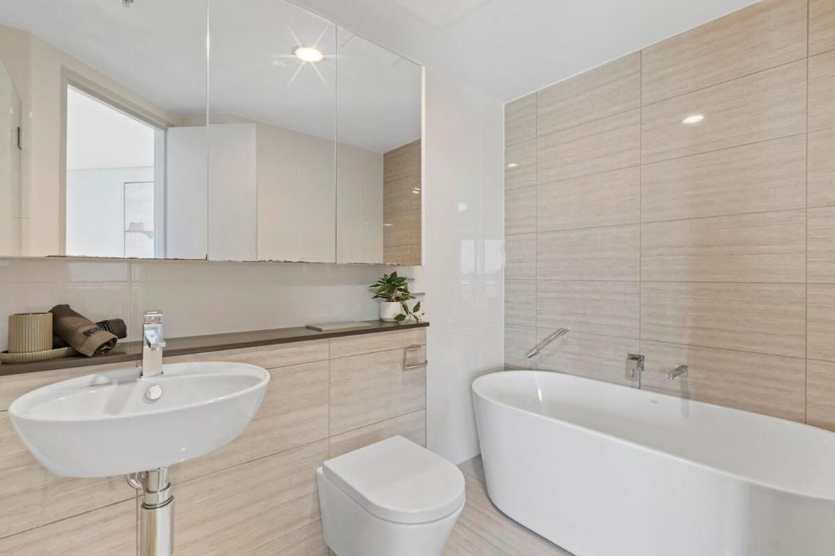 Apartment Ryeva With Free Parking, Pool, Sauna, Gym & River Views *