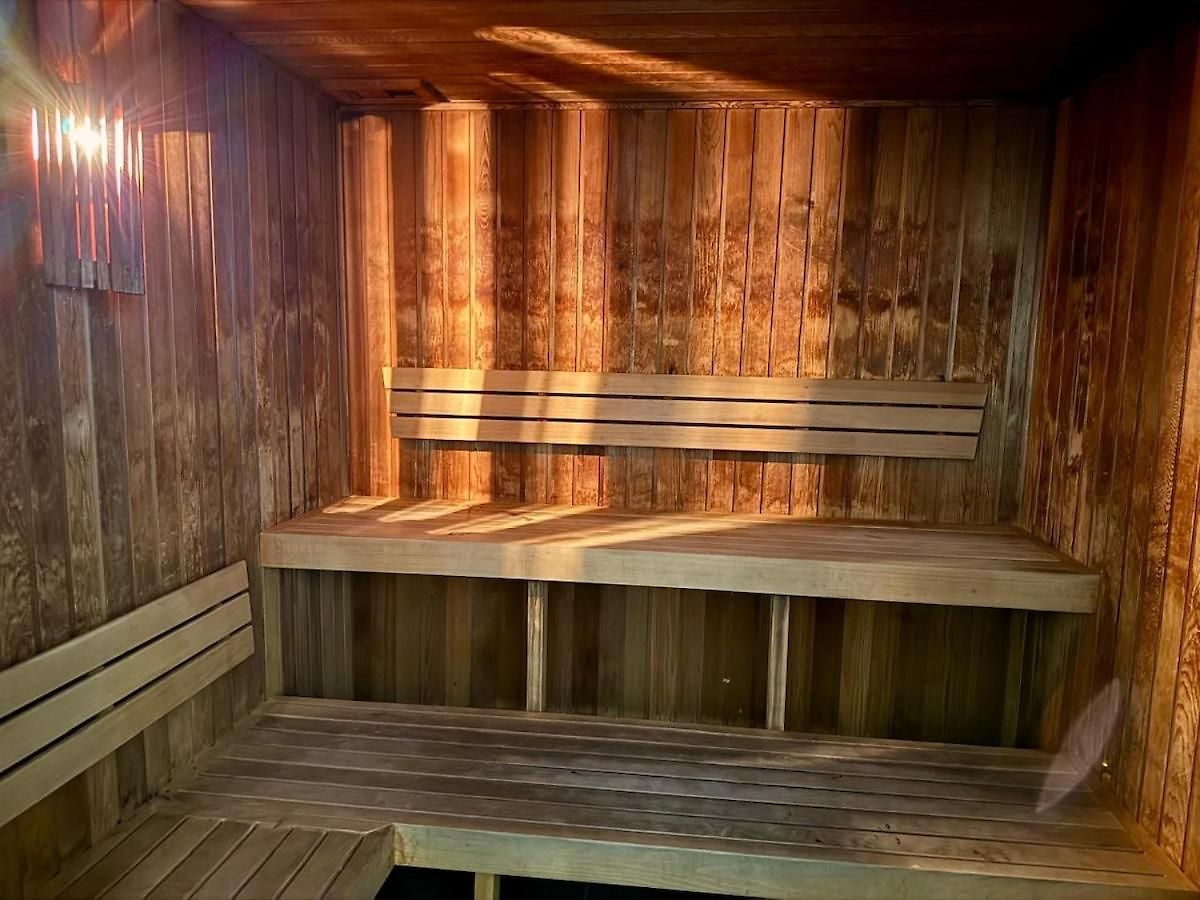 Apartment Ryeva With Free Parking, Pool, Sauna, Gym & River Views *