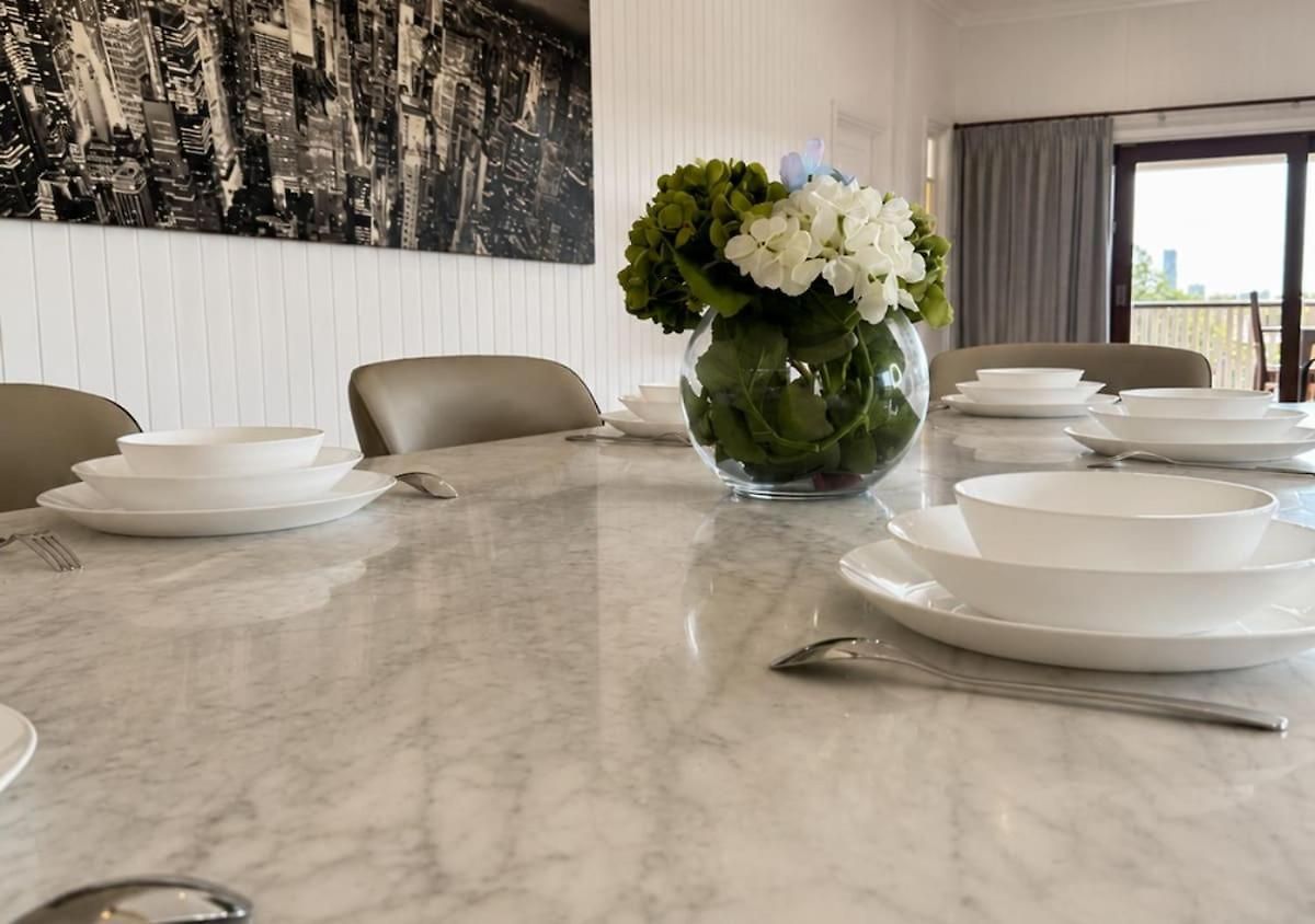 Holiday home 6 Beds Stylish Home In Coorparoo, 10 Mins To Cbd Brisbane