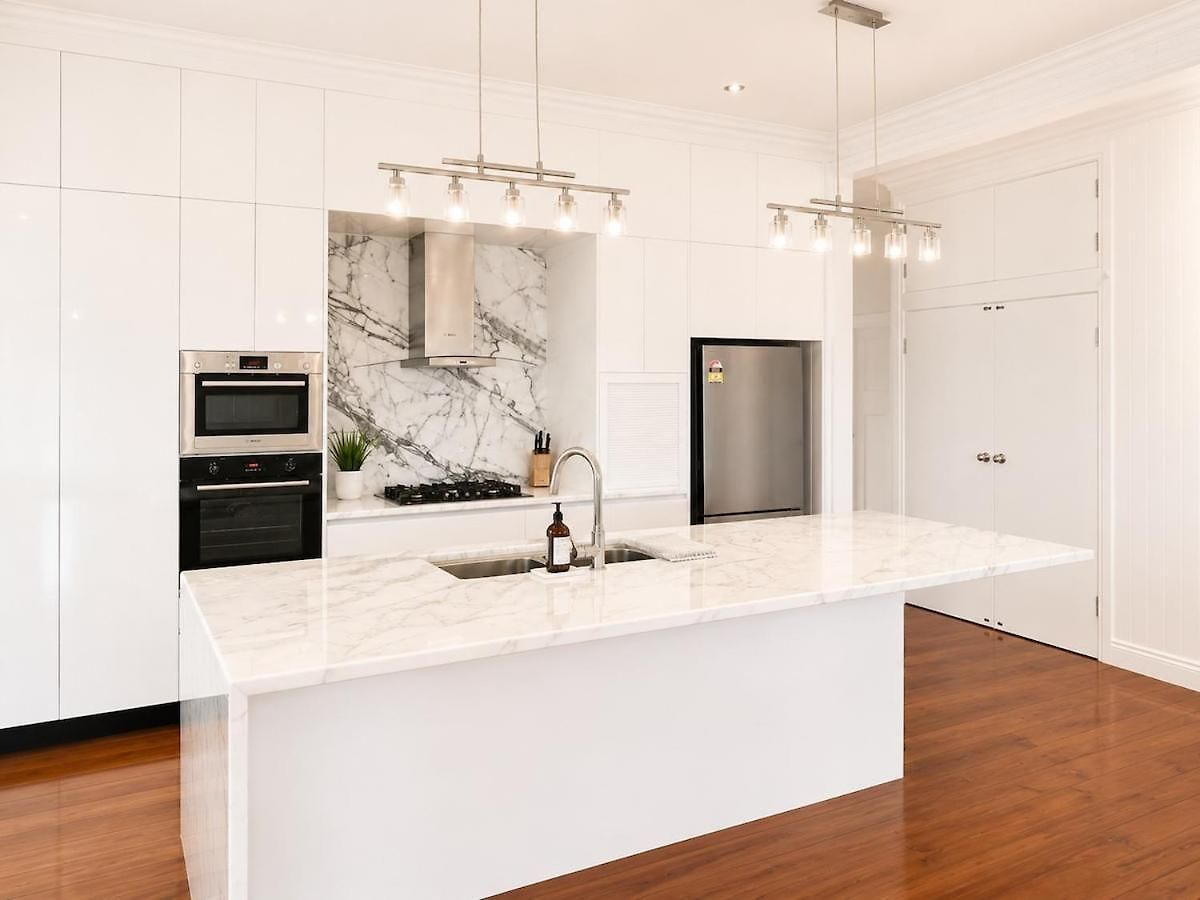 6 Beds Stylish Home In Coorparoo, 10 Mins To Cbd *