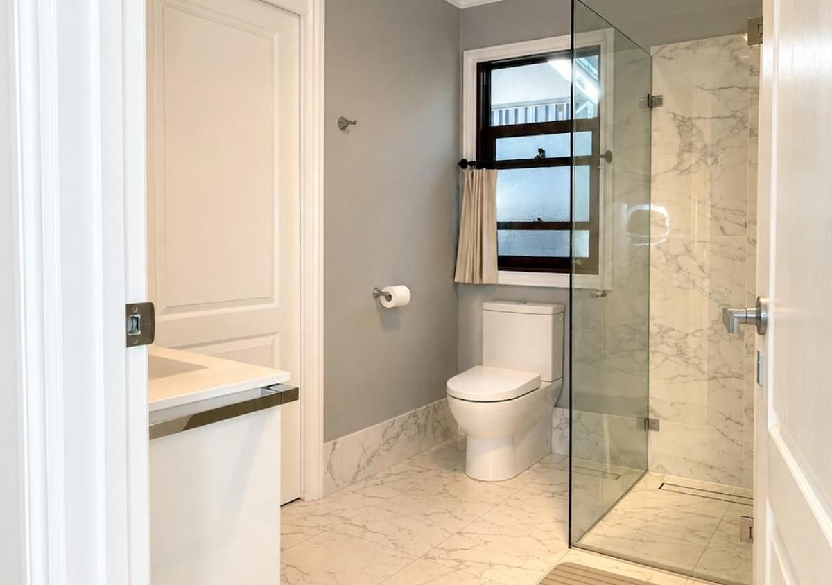 Holiday home 6 Beds Stylish Home In Coorparoo, 10 Mins To Cbd Brisbane