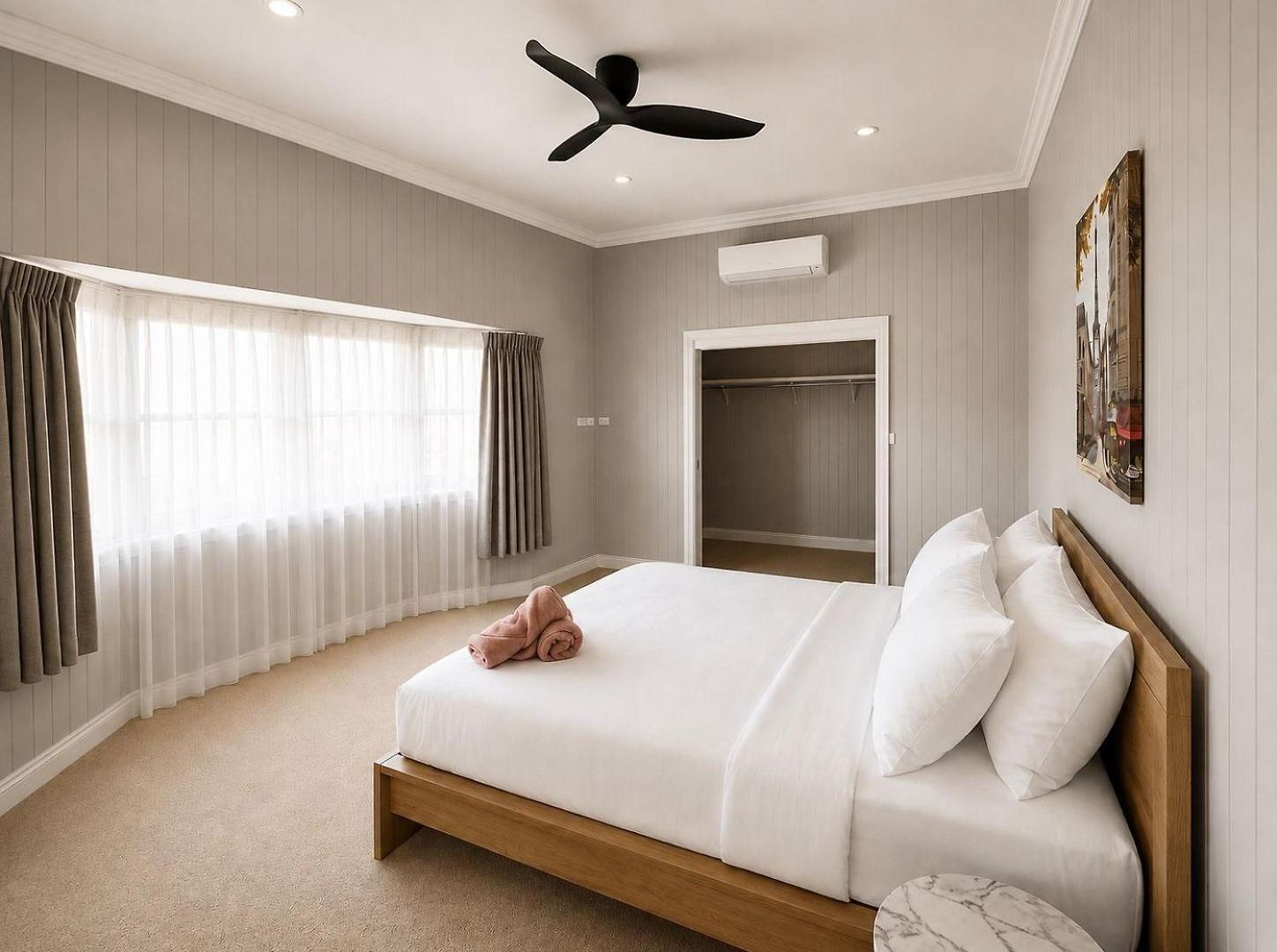 6 Beds Stylish Home In Coorparoo, 10 Mins To Cbd Holiday home Brisbane