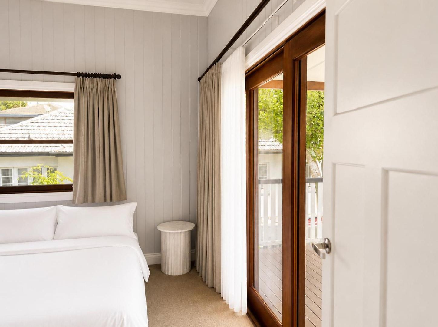Holiday home 6 Beds Stylish Home In Coorparoo, 10 Mins To Cbd