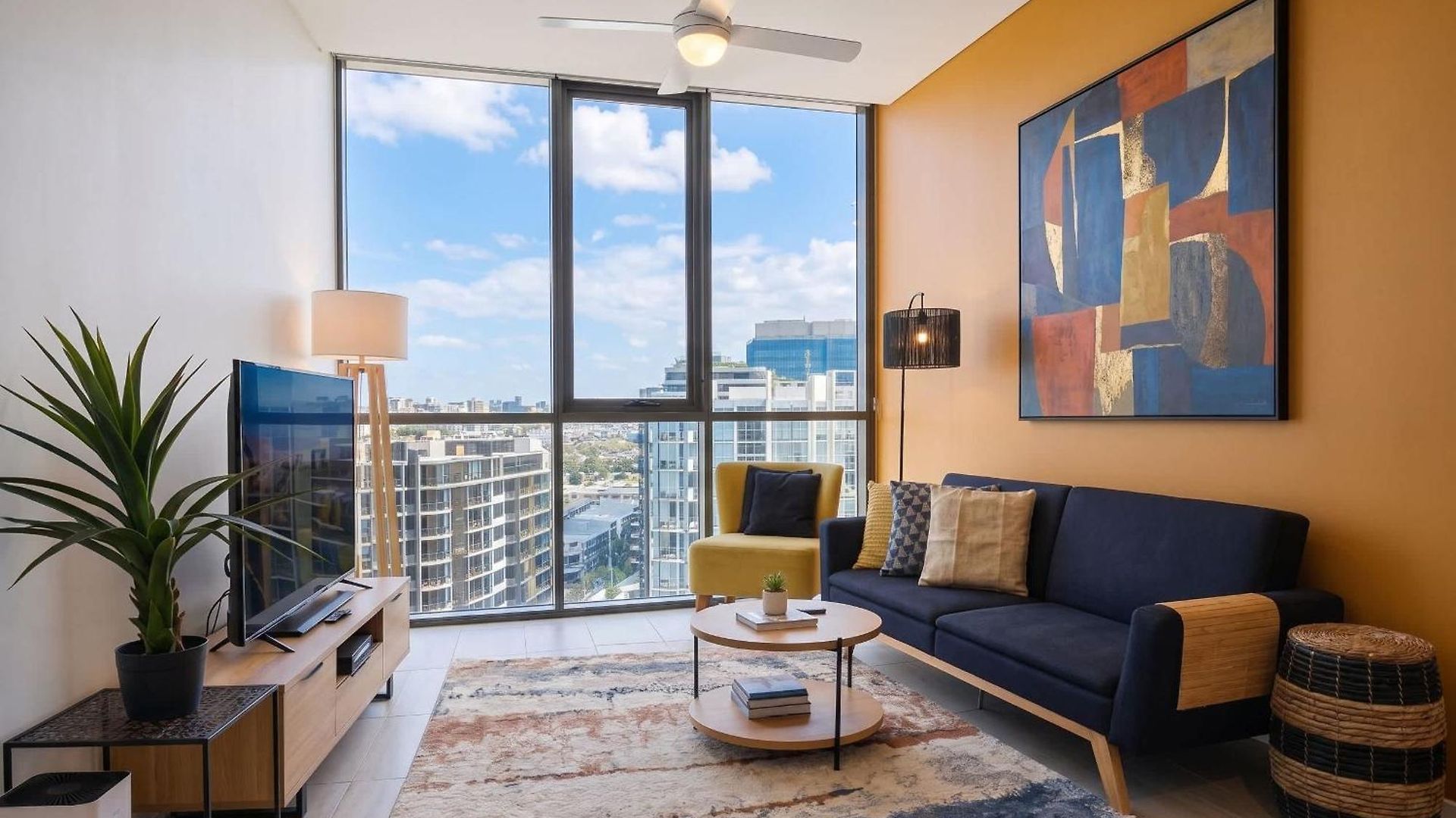 2br Night Life -pool-parking-rooftop Apartment Brisbane