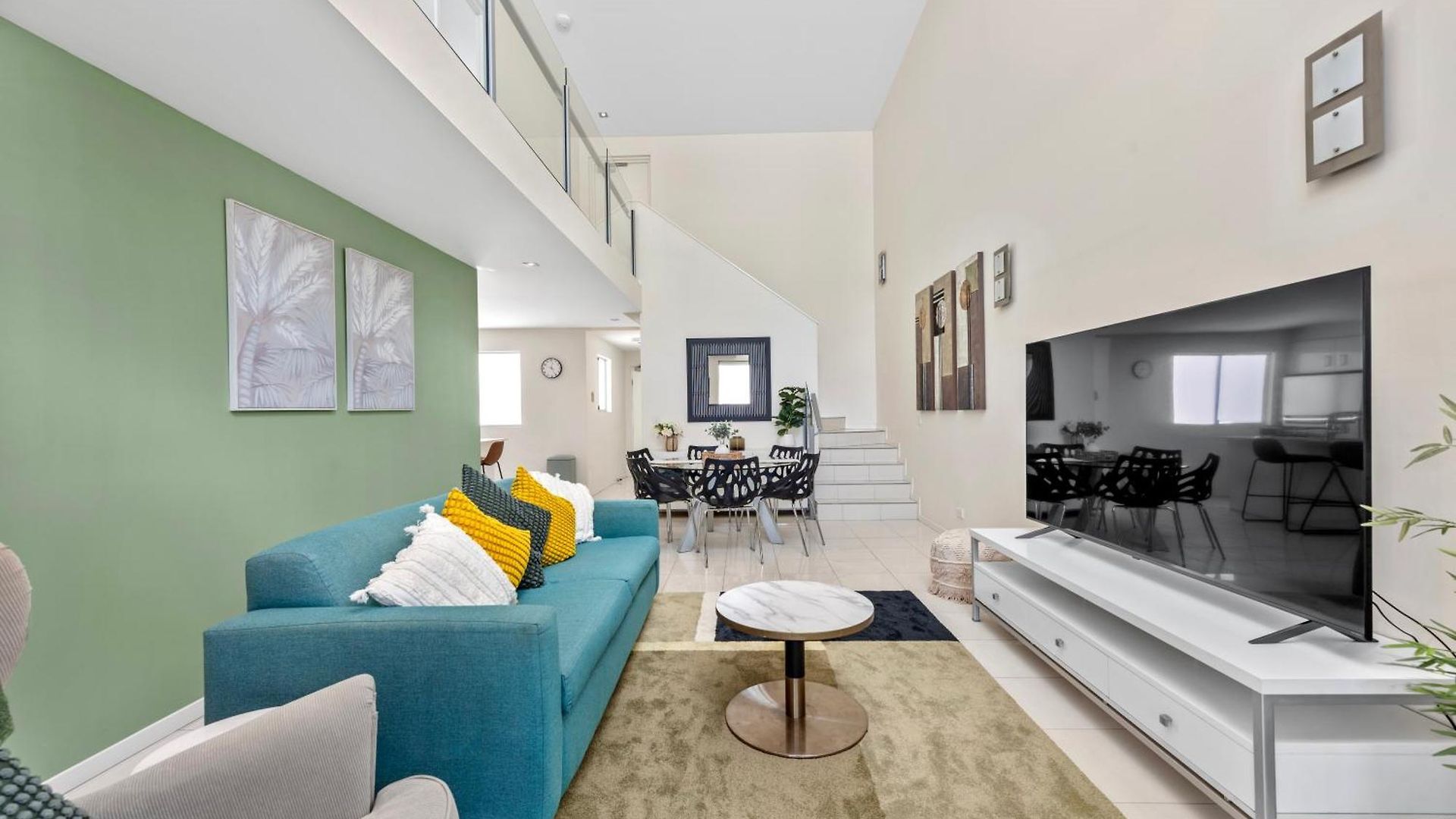 Apartment Two-level 3br With Rooftop Balcony & 2 Car Parks *