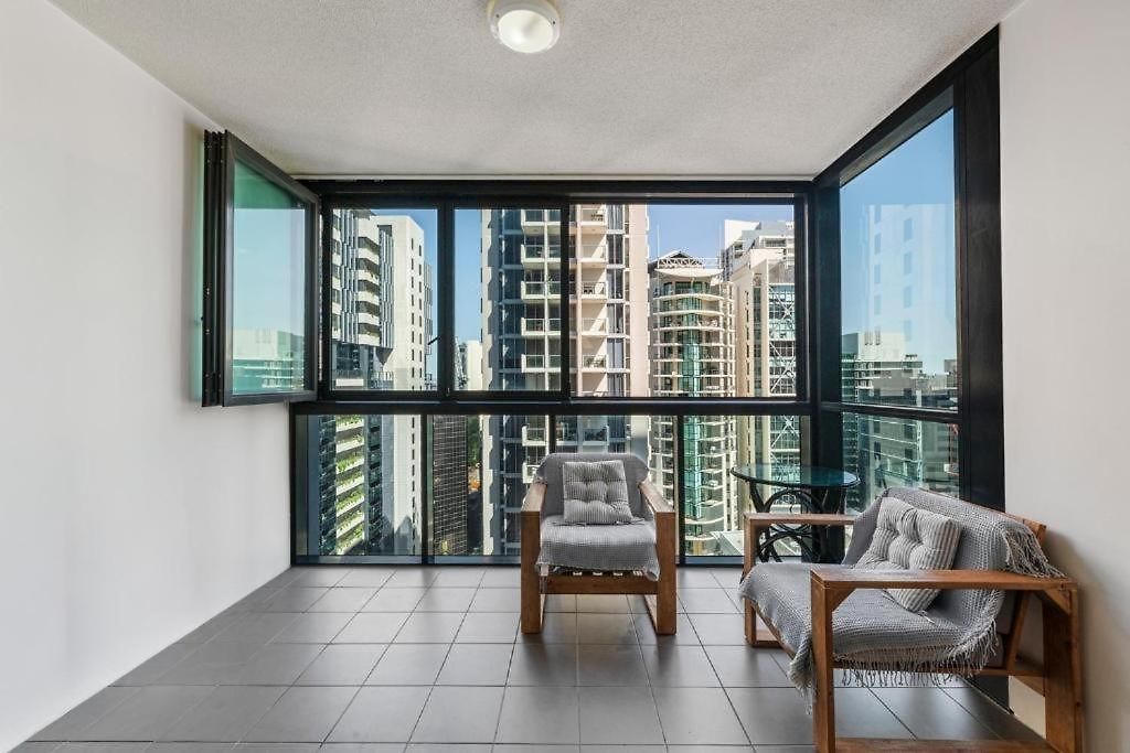 Apartment Cbd Resort-style Pool, Gym, Parking Walk To Waterfront Brisbane