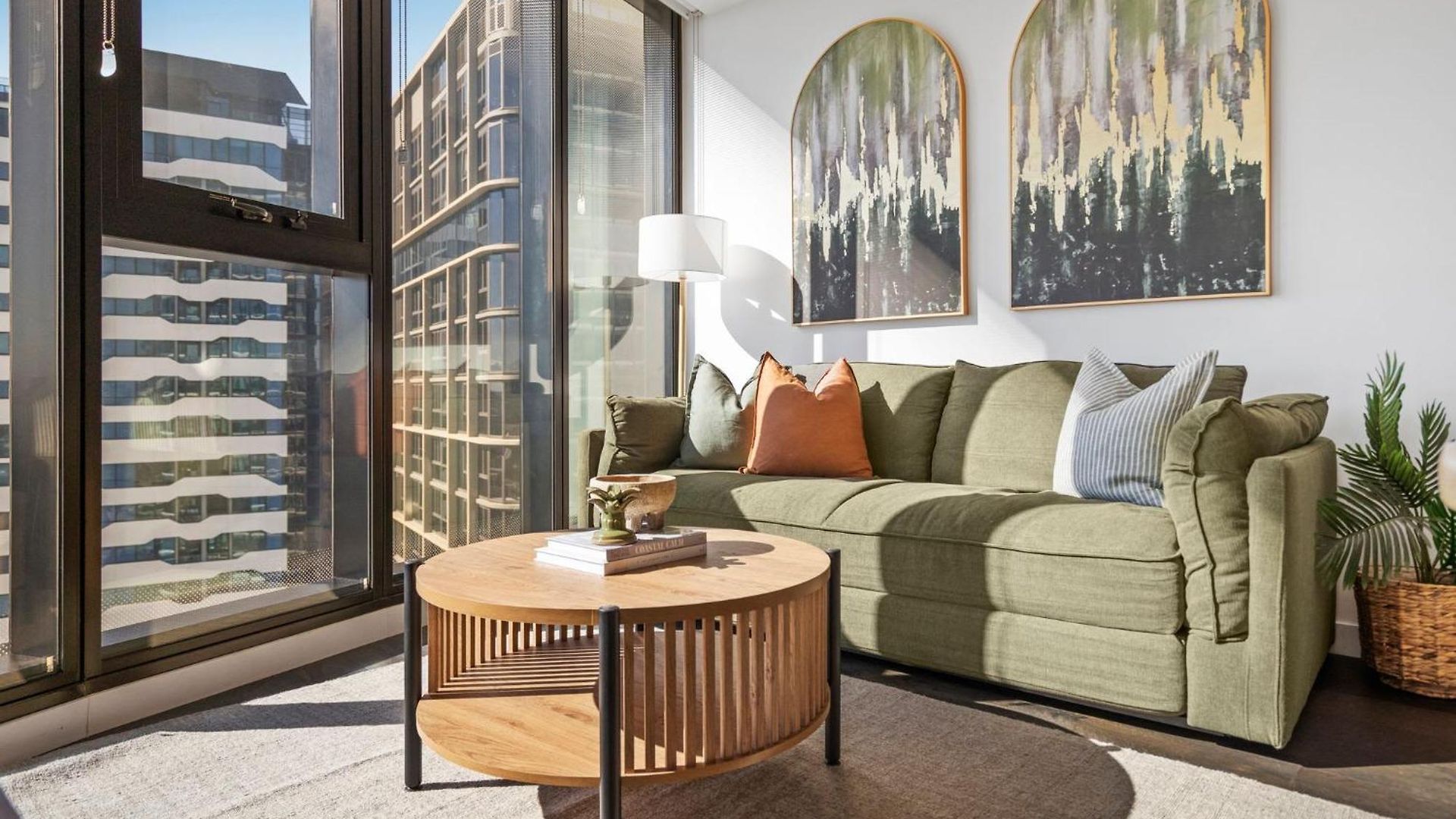 Apartment Rooftop Infinity Pool Heated Pool, Gym, Free Parking & *
