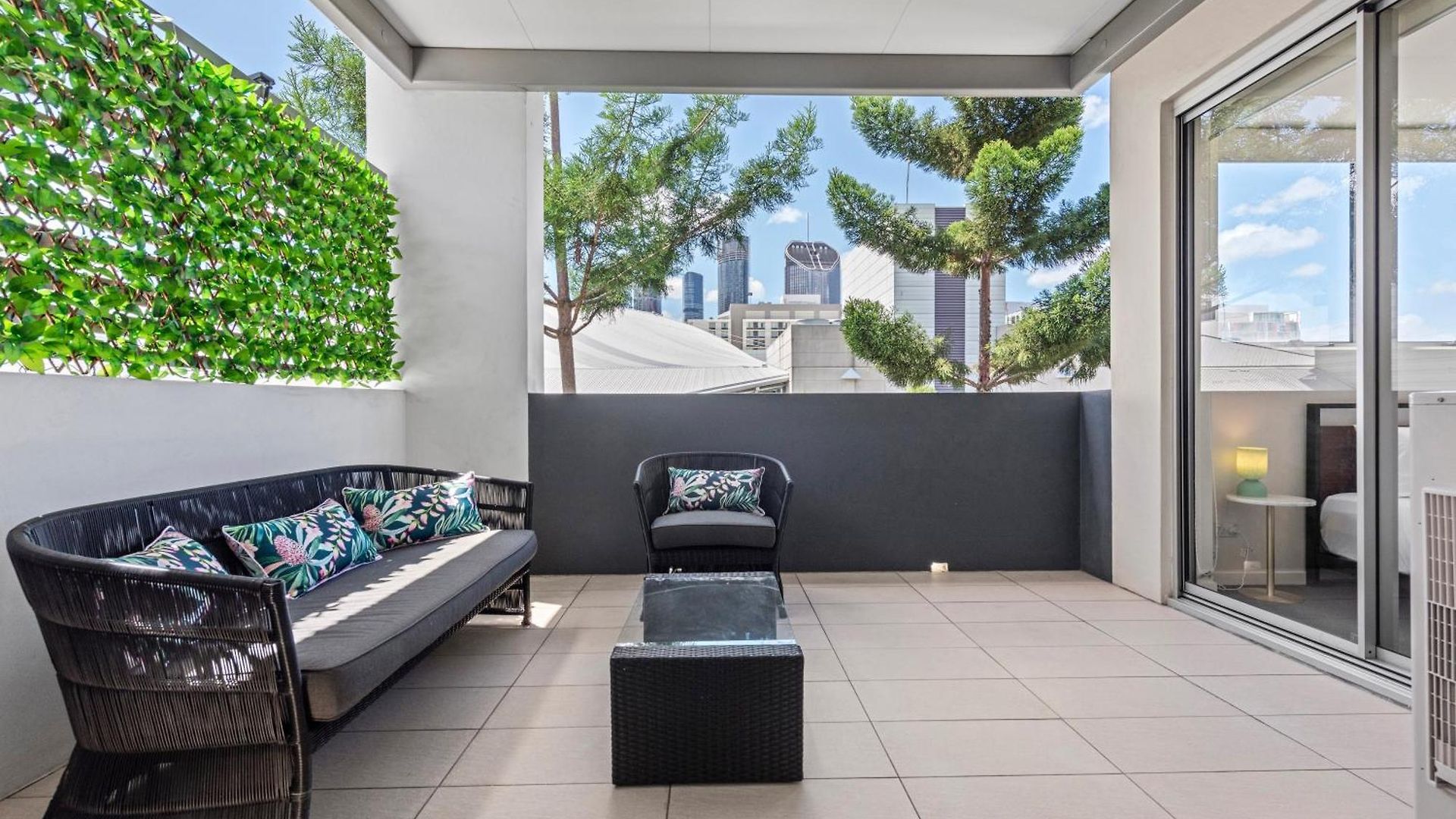 Two-level 3br With Rooftop Balcony & 2 Car Parks