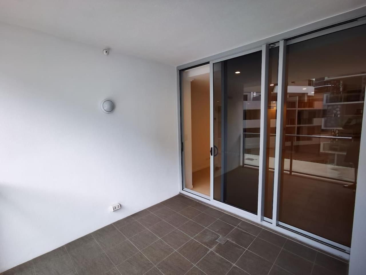 Stylish Designer With Rooftop, Balcony & Parking Apartment Brisbane