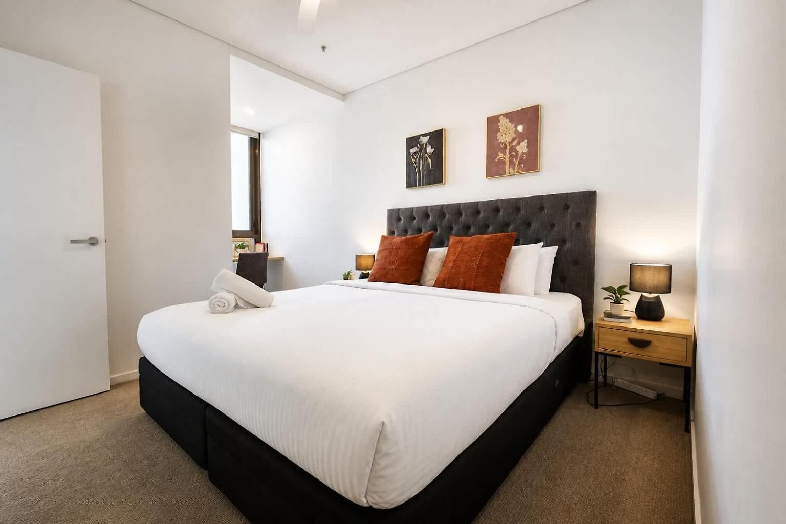 Apartment 2br Night Life -pool-parking-rooftop *