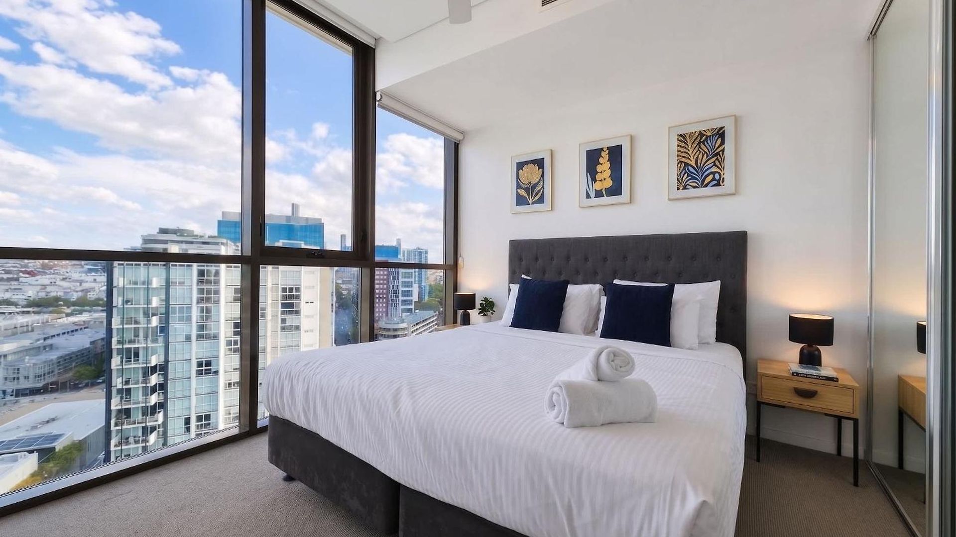 2br Night Life -pool-parking-rooftop * Brisbane
