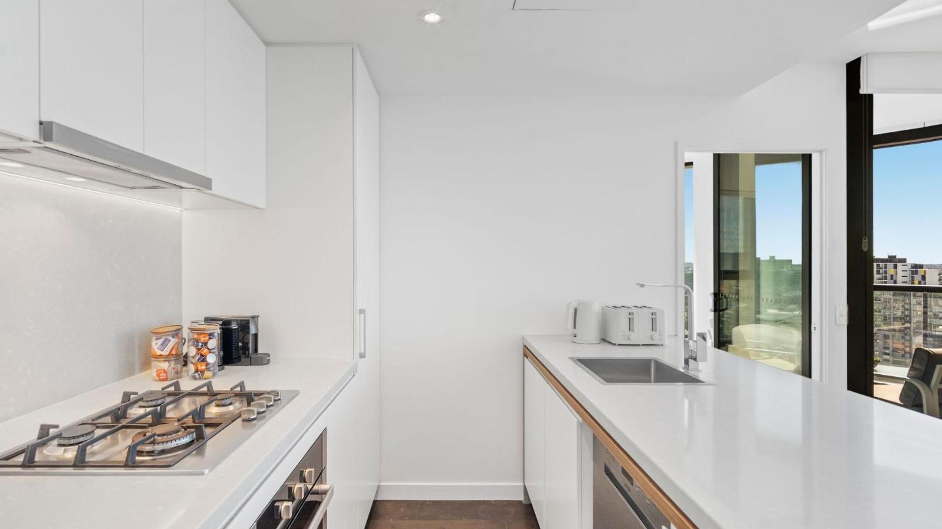 Apartment Rooftop Infinity Pool Heated Pool, Gym, Free Parking & Brisbane