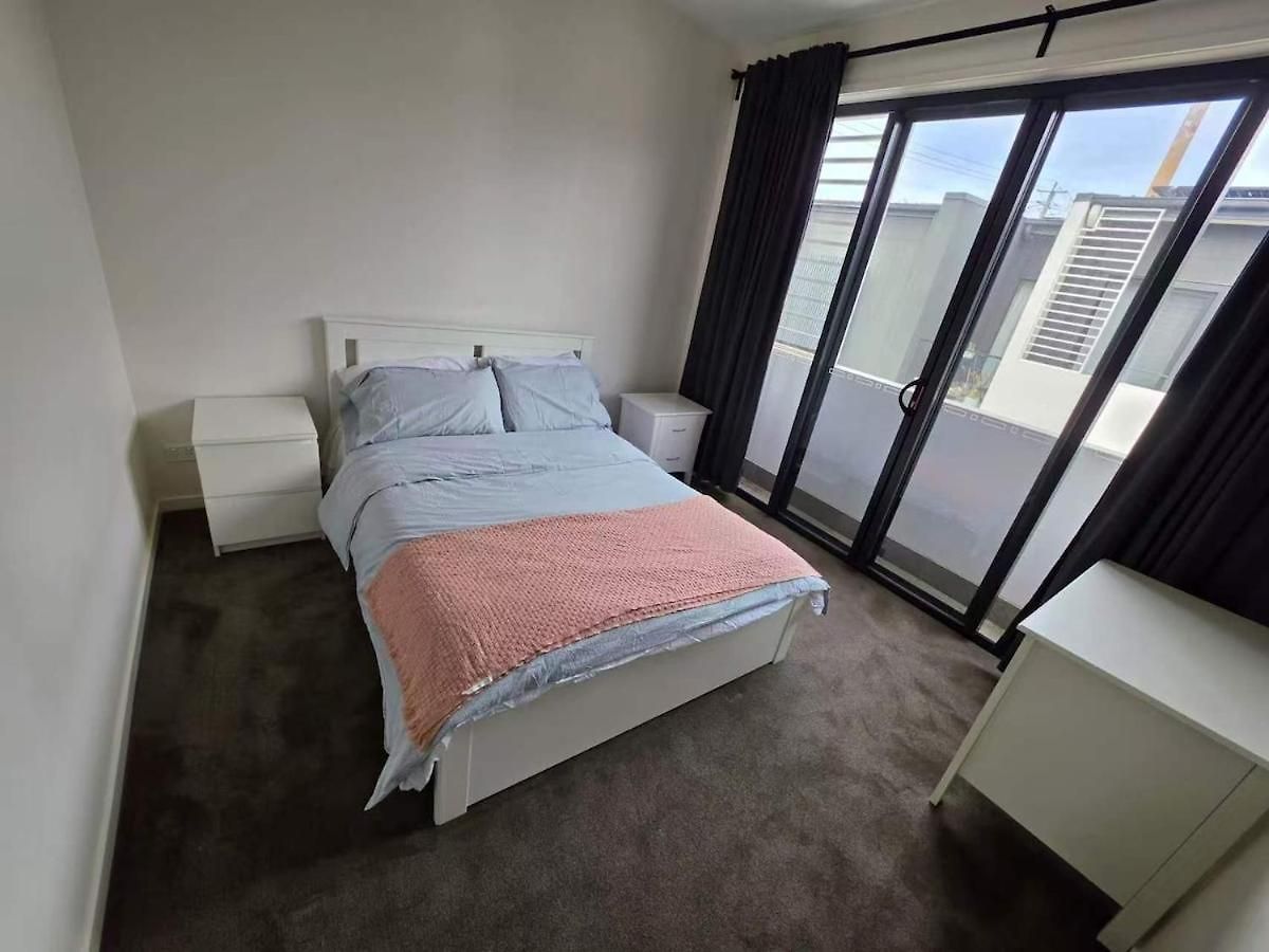 Sunnybank Luxury Modern Townhouse, Quiet, Prime Location *