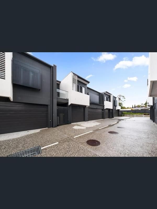 Villa Sunnybank Luxury Modern Townhouse, Quiet, Prime Location *
