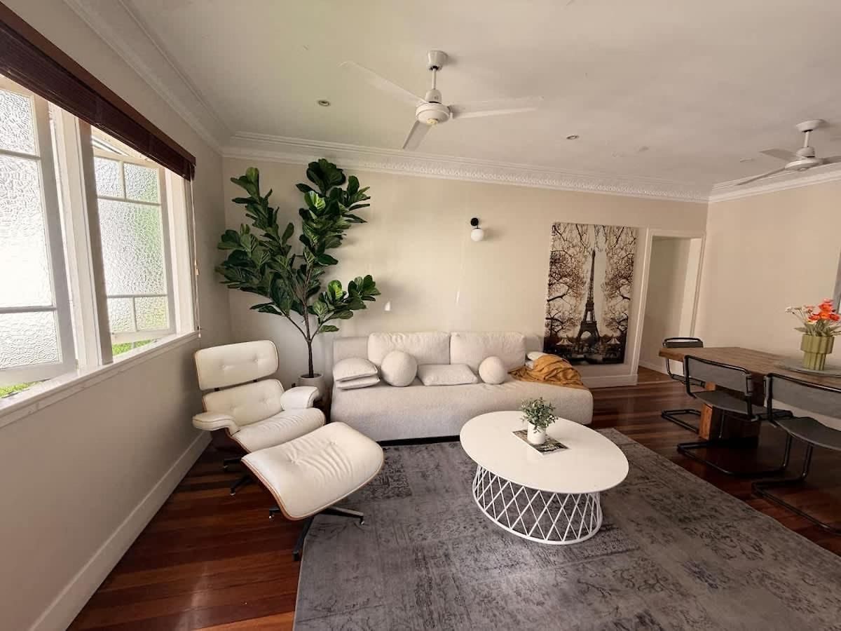 Holiday home Spacious & Stylish Family Friendly Near Cbd