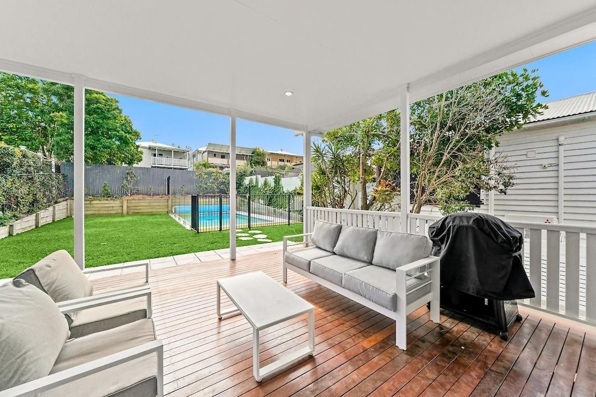 Restored Queenslander Cottage-private Pool&garden *