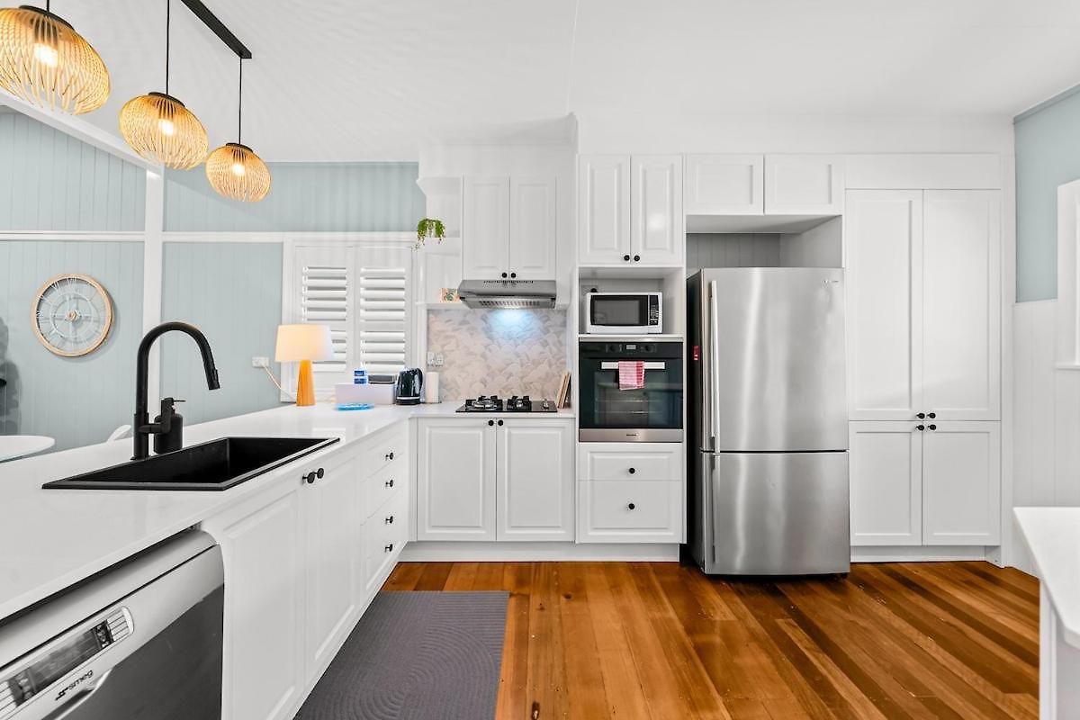 Restored Queenslander Cottage-private Pool&garden * Brisbane