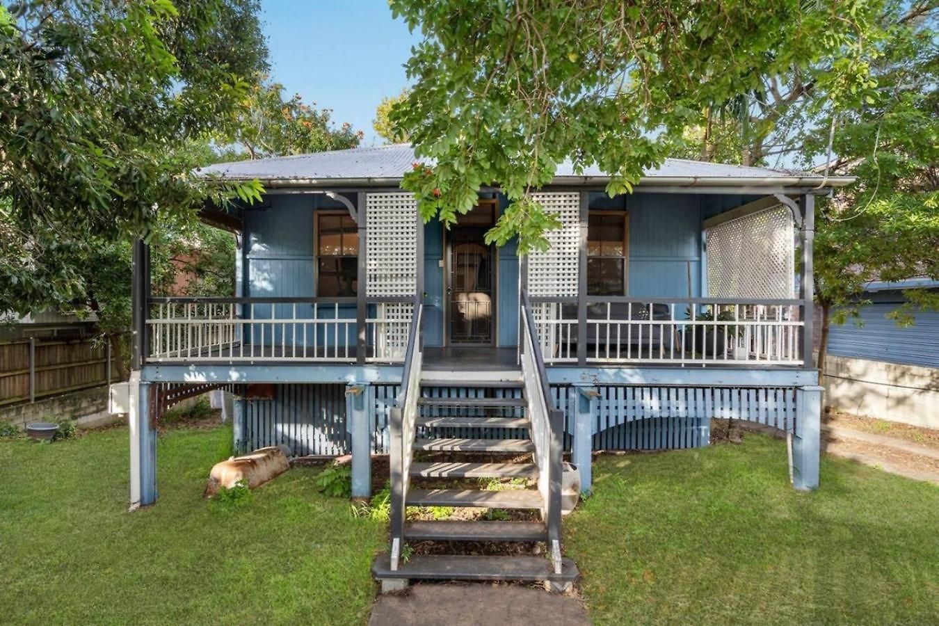 Charming Queenslander Sleeps 6 Near Cbd And Park Holiday home Brisbane