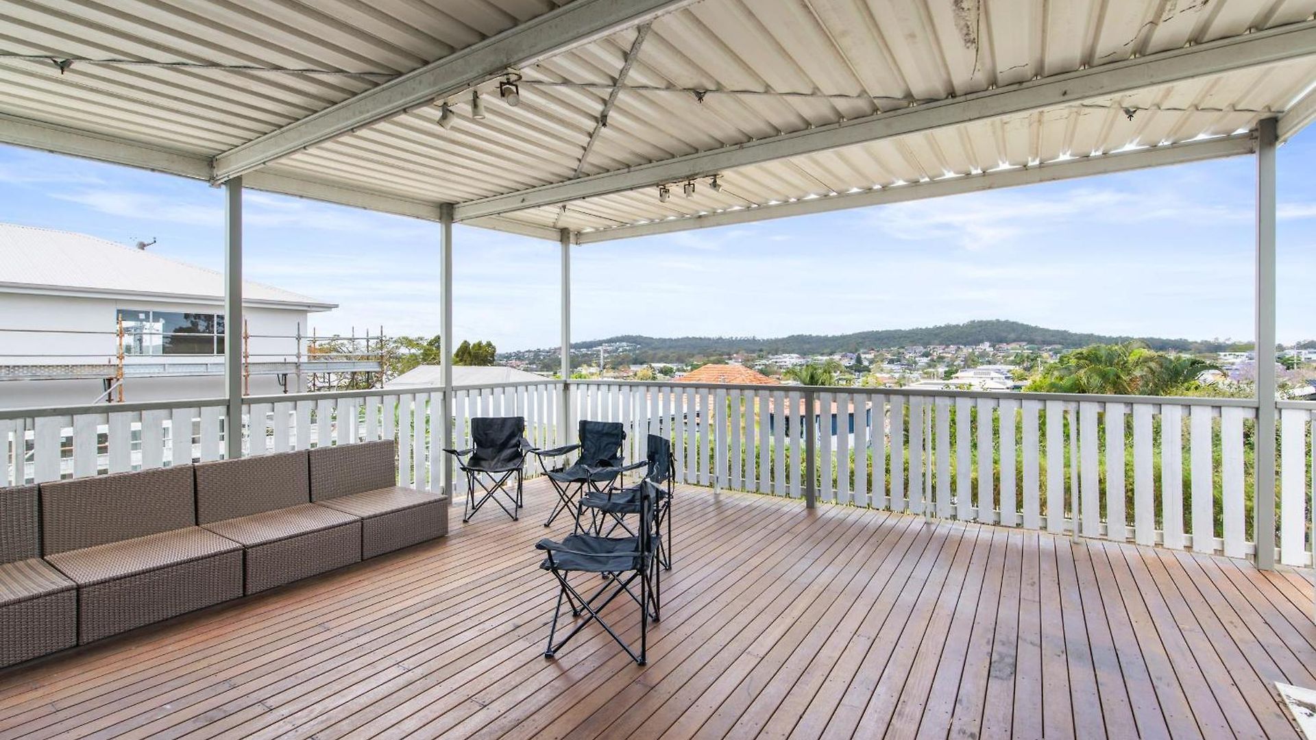 Elegant 4-bedroom Upper-level In Camp Hill Holiday home