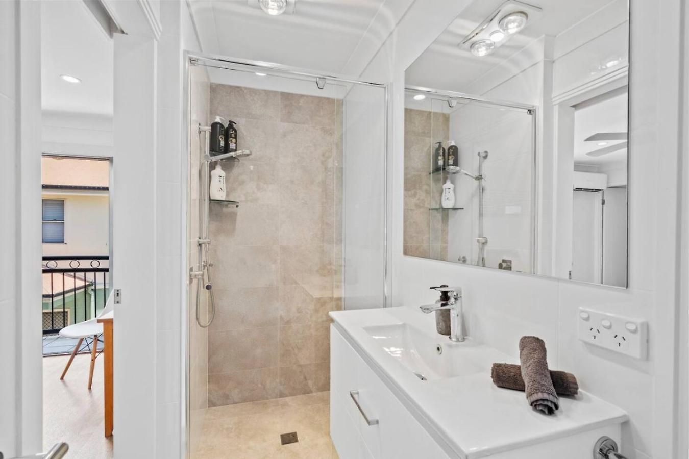 Holiday home 3br Bulimba Family Retreat Brisbane