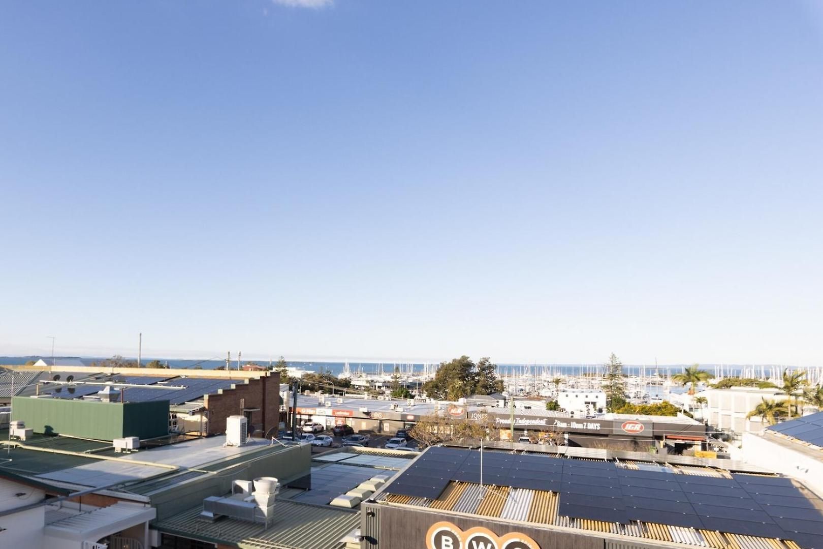 Bayside 4br Family Retreat | Walk To Manly Harbour Holiday home