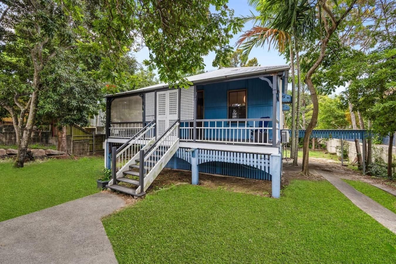 Charming Queenslander Sleeps 6 Near Cbd And Park Holiday home Brisbane